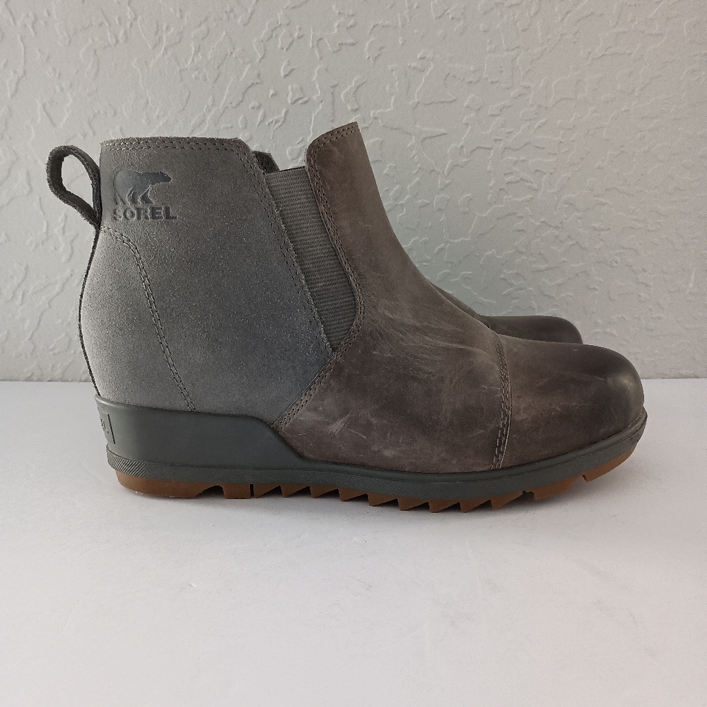Sorel Evie Waterproof Pull On Chelsea Hidden Wedge Bootie Treaded Lug Sole Sz 7